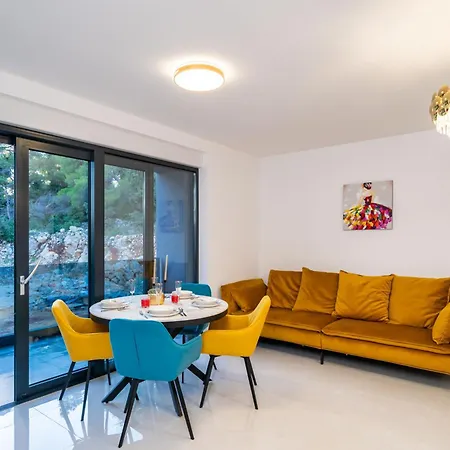 Centre Luxury Apartmán