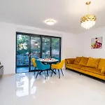 Апартаменты Centre Luxury *