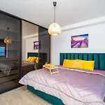 Centre Luxury