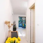 Centre Luxury Апартаменты *