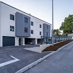Centre Luxury *