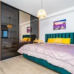 Centre Luxury