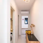 Centre Luxury