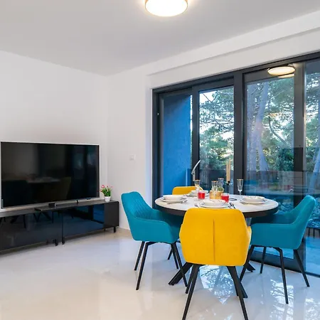 Centre Luxury Apartment *