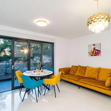 Apartment Centre Luxury