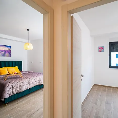 Centre Luxury
