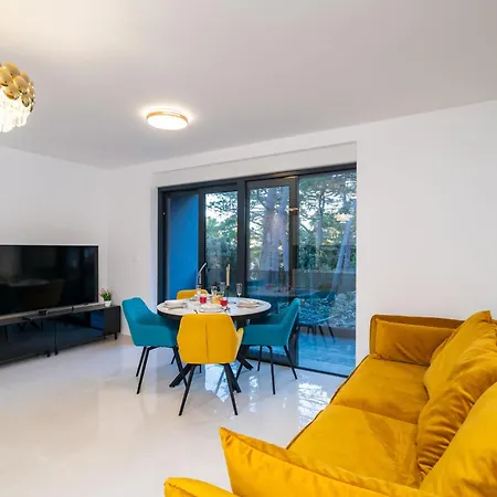 Centre Luxury